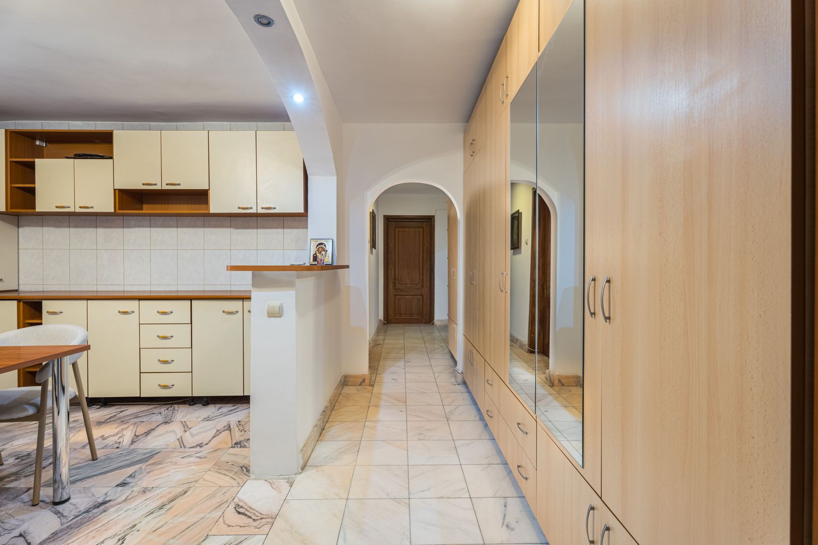 4 camere cu boiler, 13 Septembrie - Poză 18
