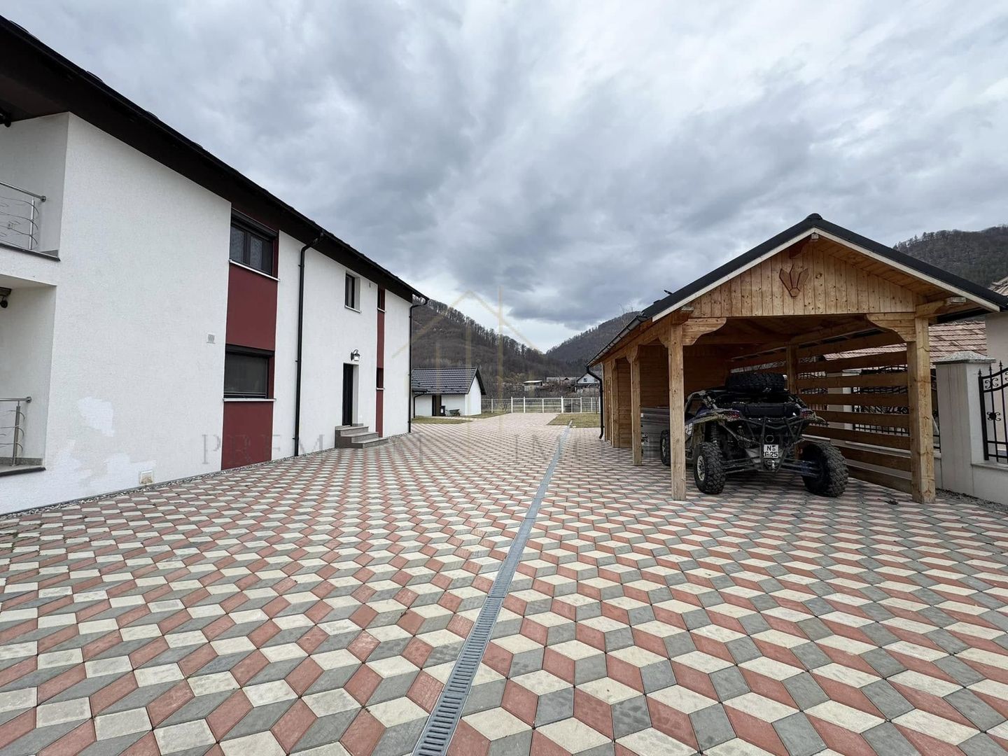 Vila de Lux la 13 km de Onesti - Poză 32