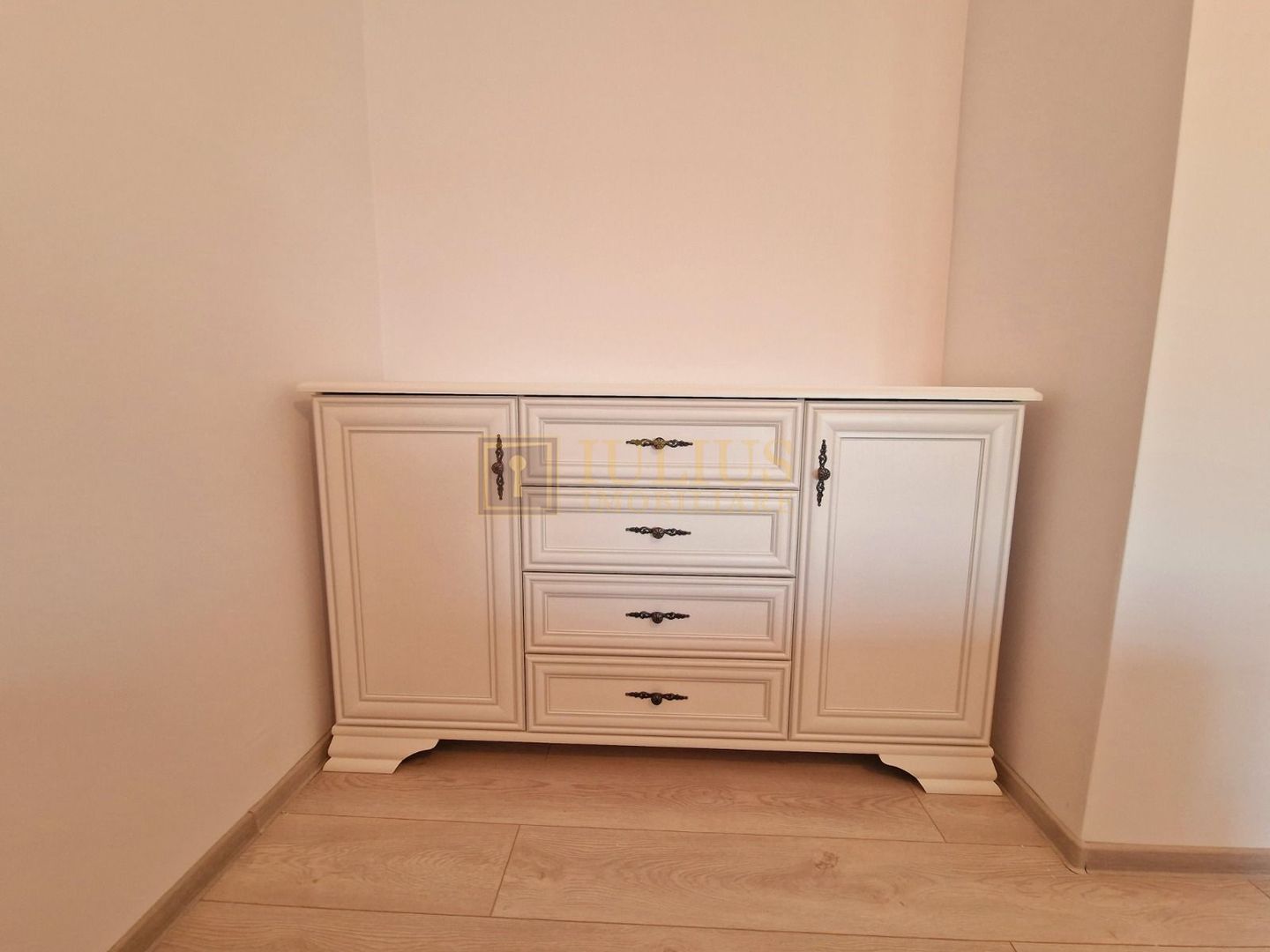 Str. Sorin Titel; semidecomandat în zona centrală; ideal investitie/inchiriere. - Poză 15