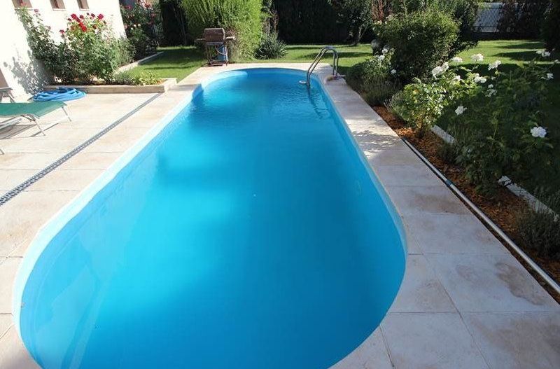 Vilă cu 4 camere de închiriat în zona Braytim cu piscina - Poză 3