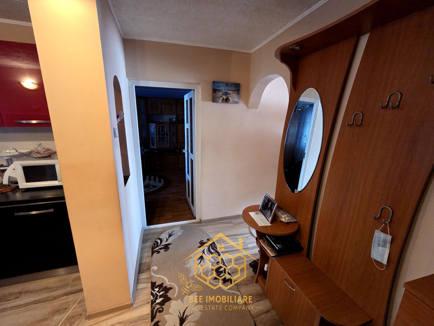 Apartament cu 3 camere in zona centrala - Filiasi - Poză 6