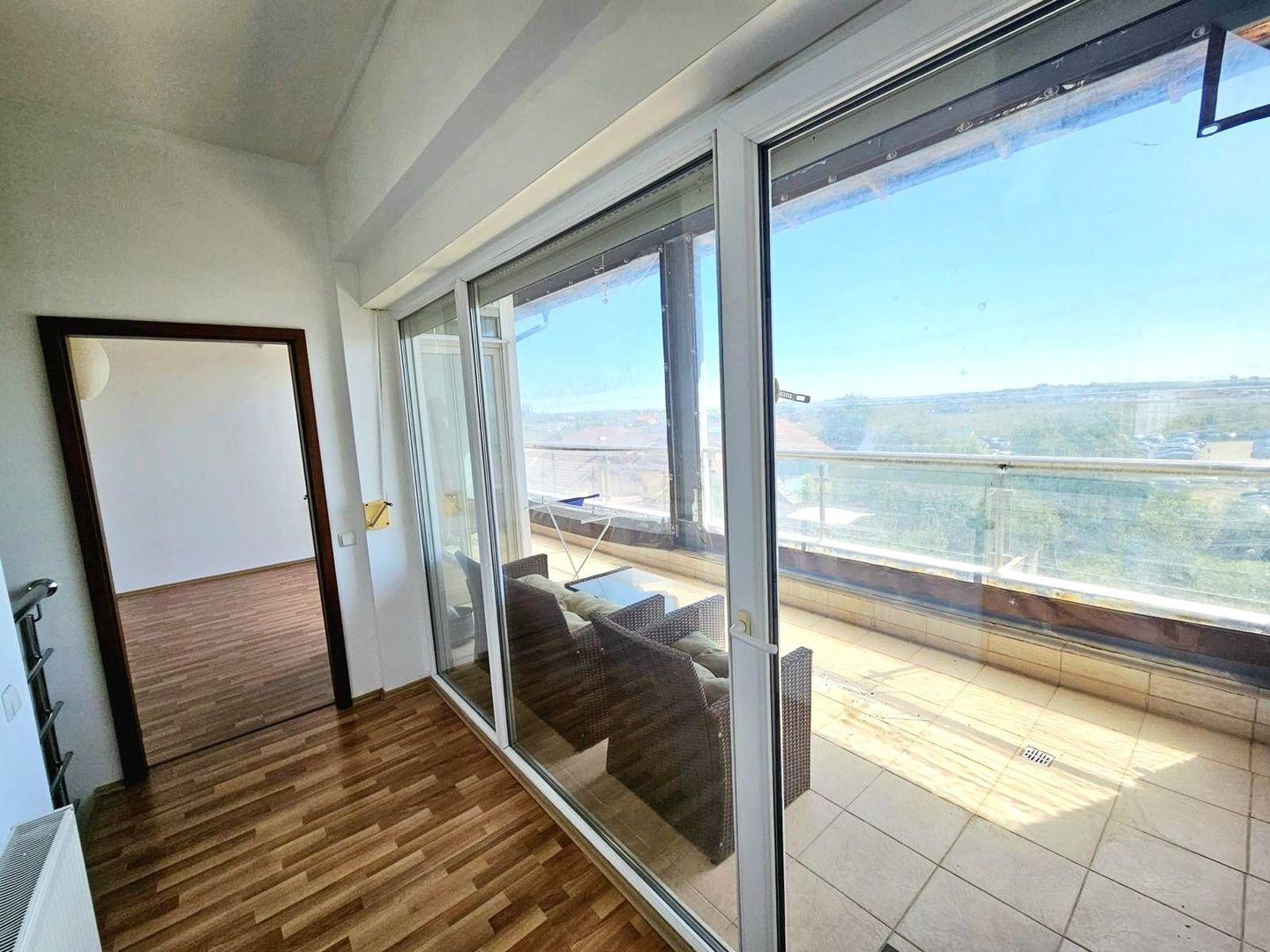 Apartament 3 camere, deosebit in Otopeni, Str. Ferme F - Poză 6