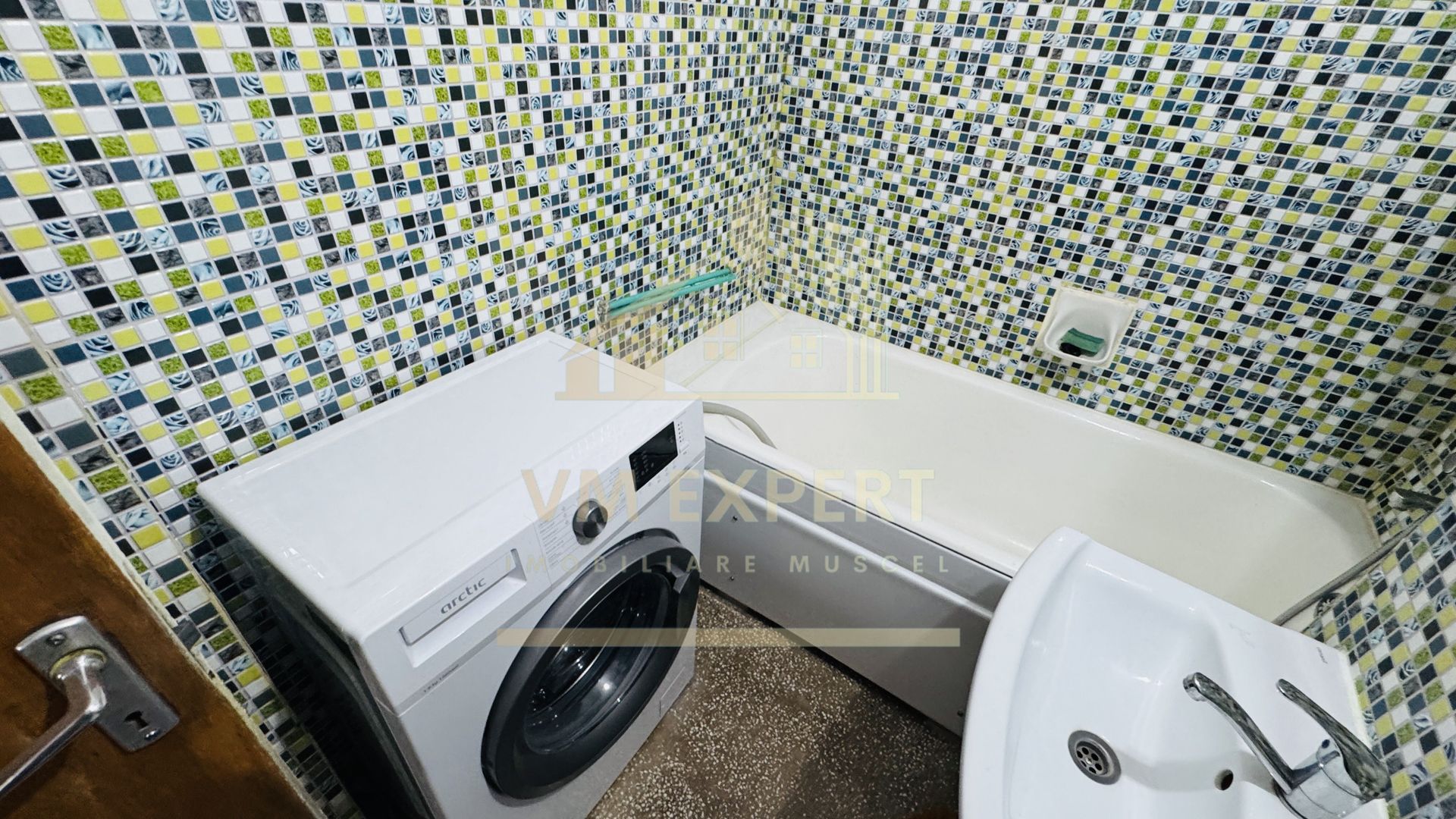 APARTAMENT 2 CAMERE ETAJ 4 CAMPULUNG VIȘOI - Poză 10