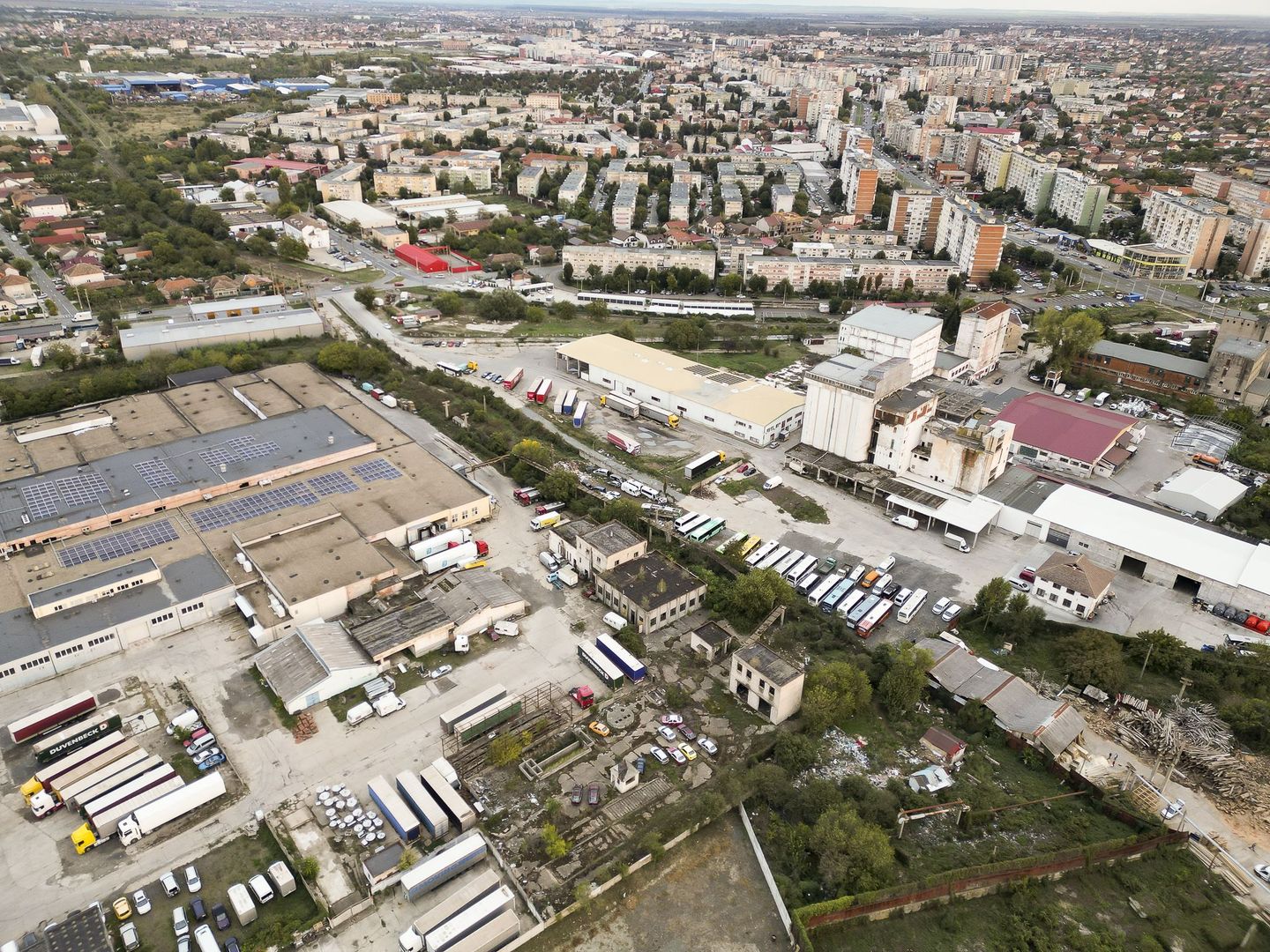 Teren industrial de 6,820mp Strada Poetului - Poză 2