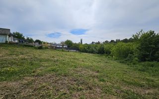 Teren intravilan 985 mp de vânzare in Miroslava - Poză 1