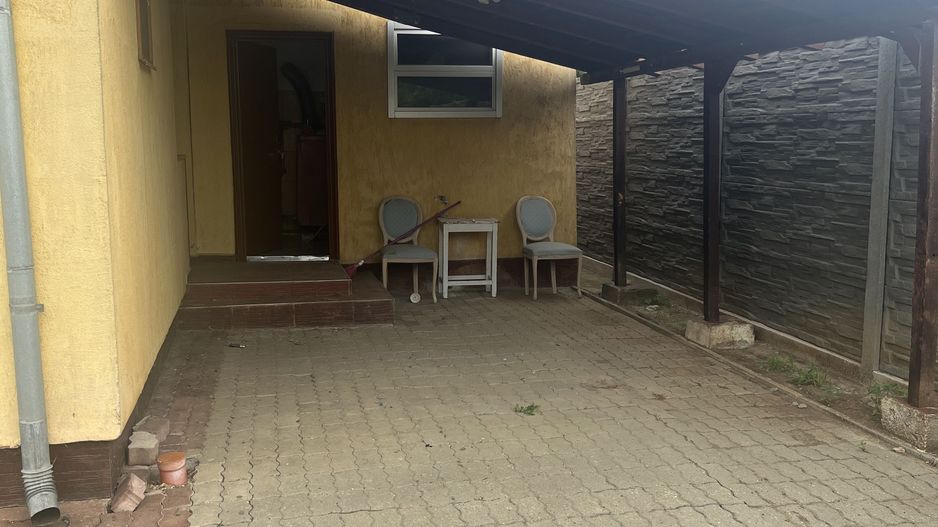 CASA DE VANZARE IN CARTIERUL PRIMAVERII -GIARMATA MARE - Poză 4