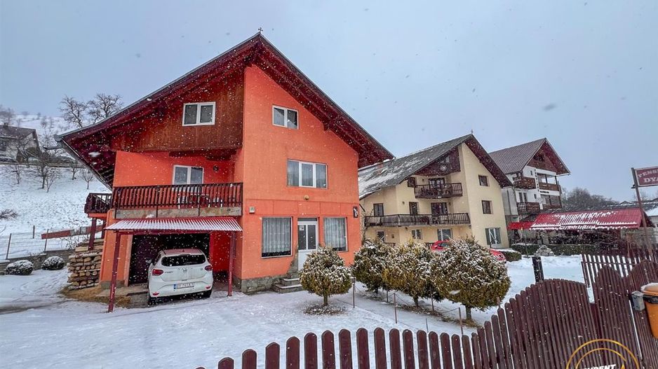 In regiune pitoreasca, cu view montan, Moeciu de Jos, Bran, Brasov - Poză 29