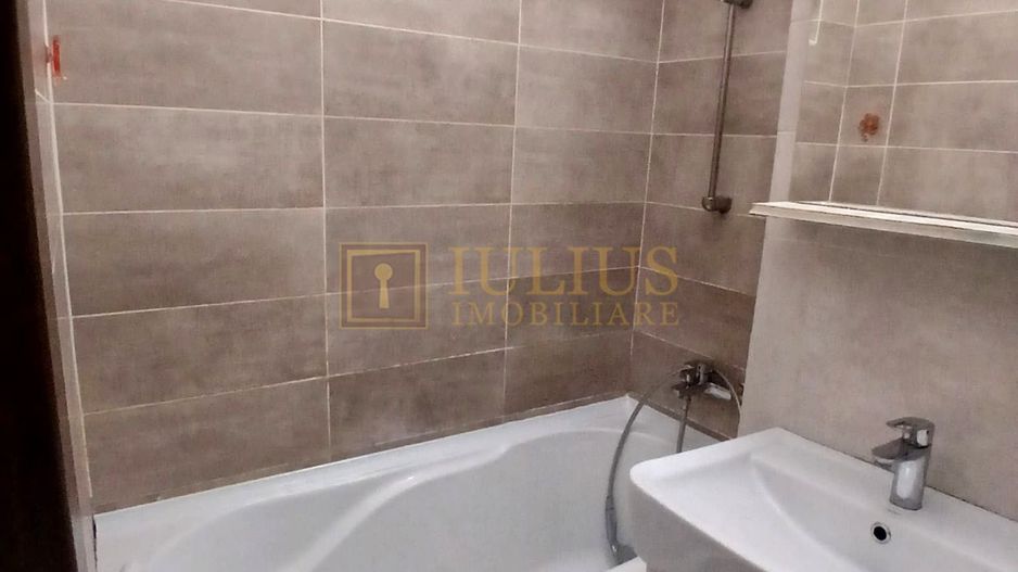 Apartament cu 3 camere in Complexul Studentesc - Poză 12