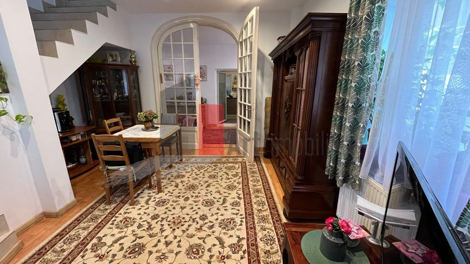 Vila "TRANO" , singur curte, P+1+pod, intimitate - Poză 4