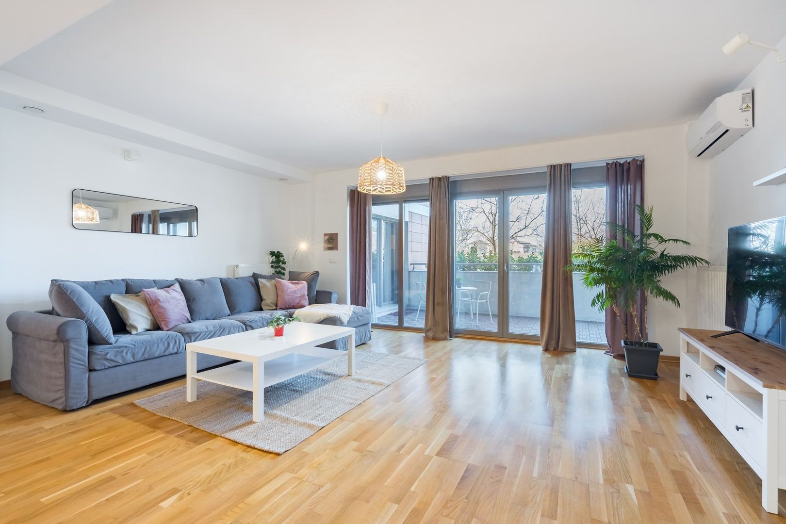 COMISION 0% - Apartament 4 camere superb 130mp, cu terasa, in incinta Green Lake - Poză 2