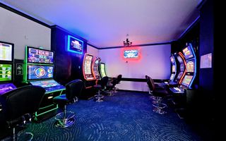 Spatiu comercial de inchiriat, Cetate - Poză 2