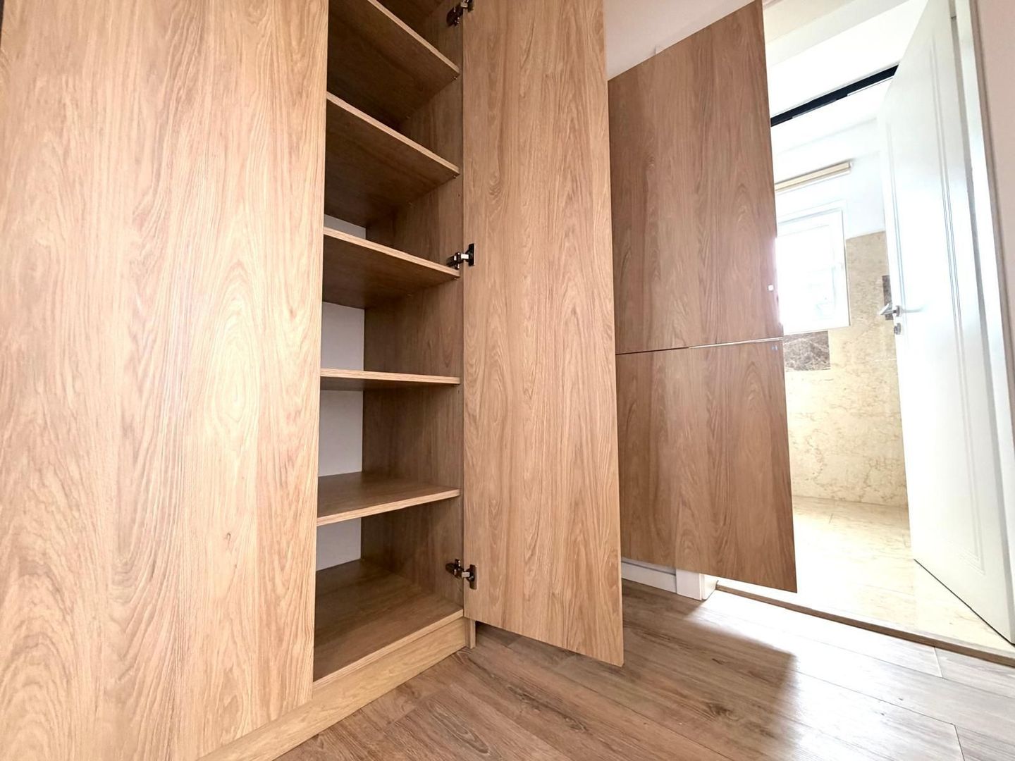 Stylish 3-Room Apartment for Rent in Iancu Nicolae - Poză 13