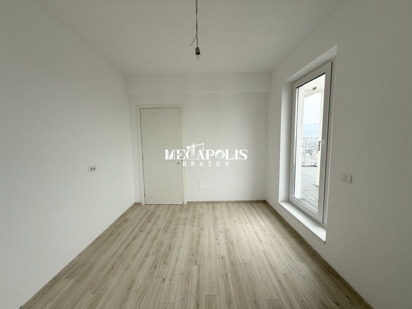 Vinzare Penthouse FINALIZAT SI INTABULAT BRASOV ZONA TRACTORUL - Poză 14