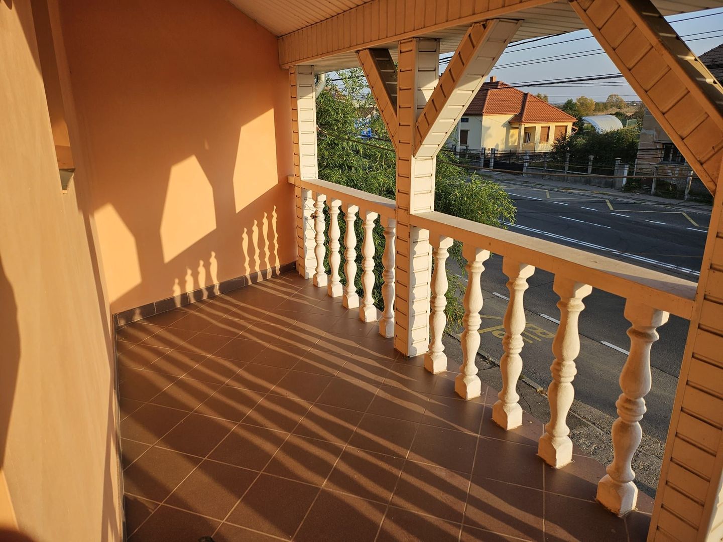 Ag EUROPA vinde casa individuala zona DARA cu 5 cam si teren 4ari. - Poză 1