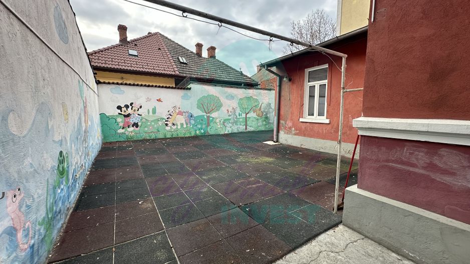 Casa in Vatra Luminoasa cu o curte generoasa - Poză 2