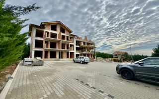 Apartament 2 camere + gradina 50 mp, la cheie , Cristian - Poză 1