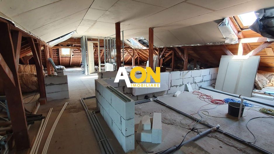 Apartament de vanzare zona Cetate posibilitate investitie ! - Poză 1