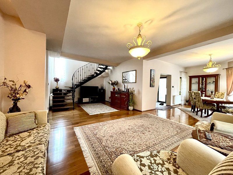 Design clasic, pozitie centrală - casă  în Dumbrăvita - Poză 4