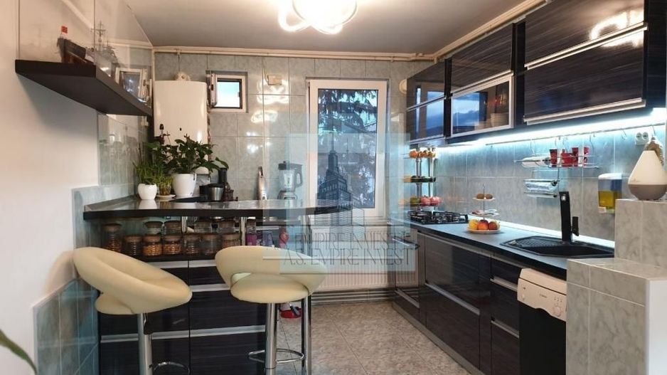 Ap 4 camere mobilat-utilat - zona Tractorul - Poză 8