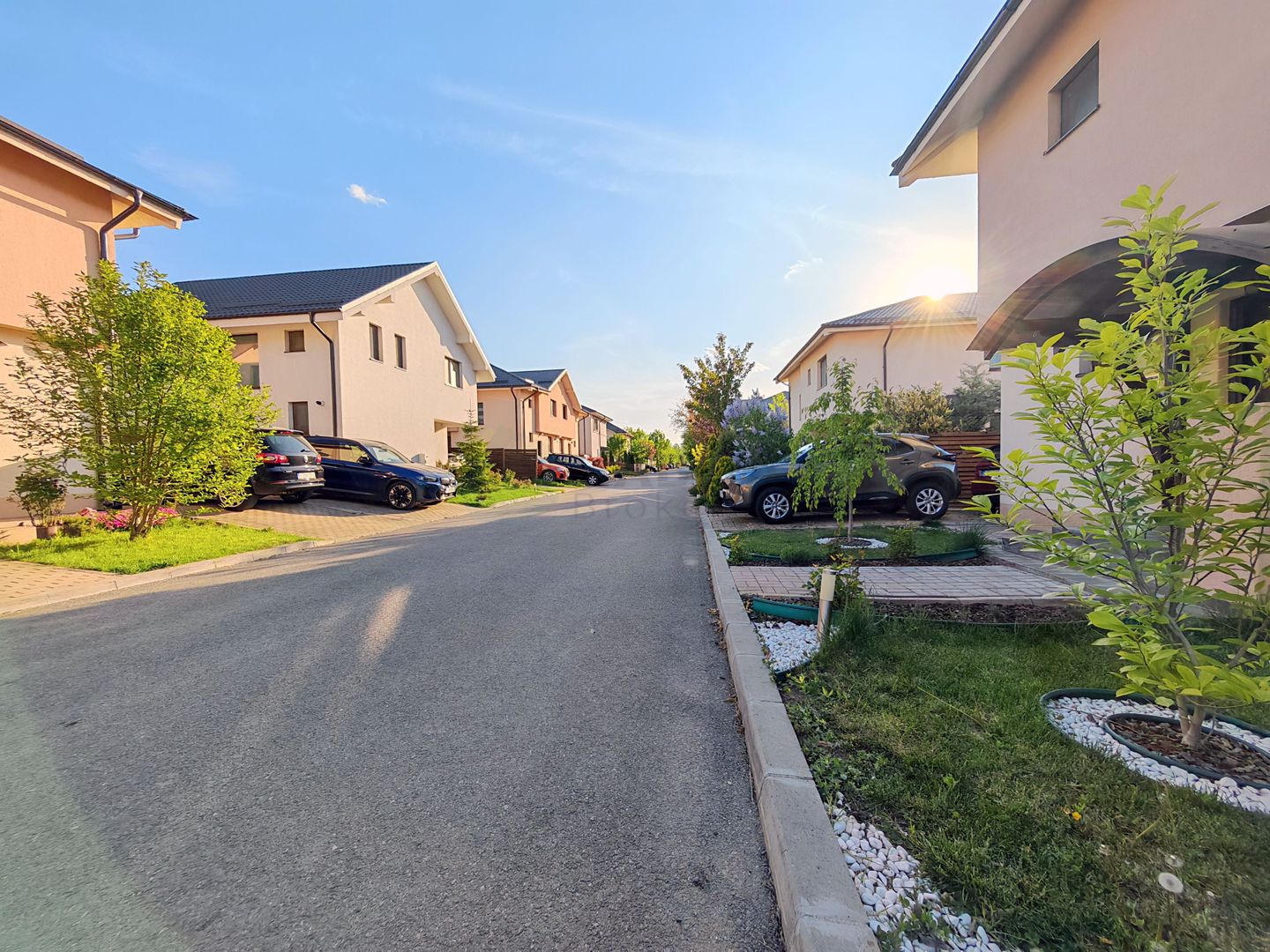 Prima inchiriere, vila cocheta, cu accente exotice - Poză 29