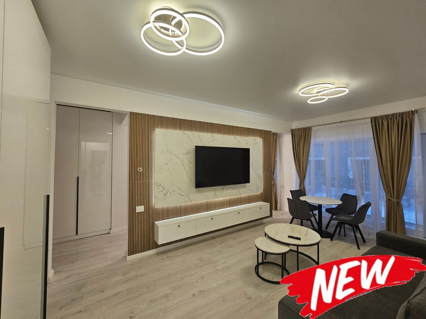 PRIMA INCHIRIERE Apart 2 cam cu terasa 12 mp si loc de pacare AMBIANCE - Poză 1