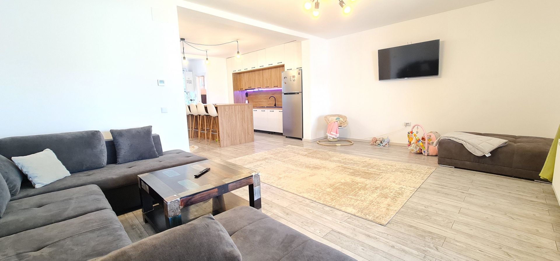 Casa 4 camere finalizata mobilata utilata cartier Izvor Tarlungeni - Poză 10