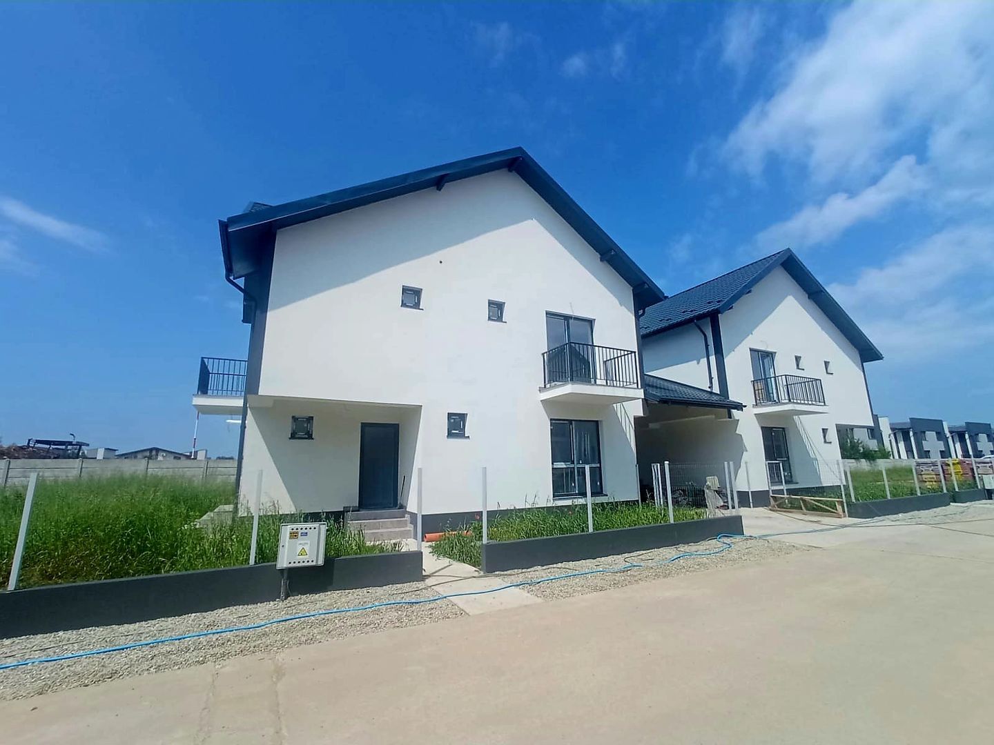 CASA INDIVIDUALA DOMNESTI, 4 CAMERE, 120 MP UTILI, GARAJ, COMIS 0% - Poză 1