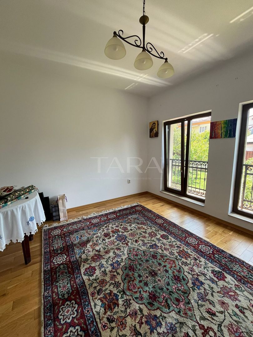 Casă Deosebită în Zona Gruia - Poză 10