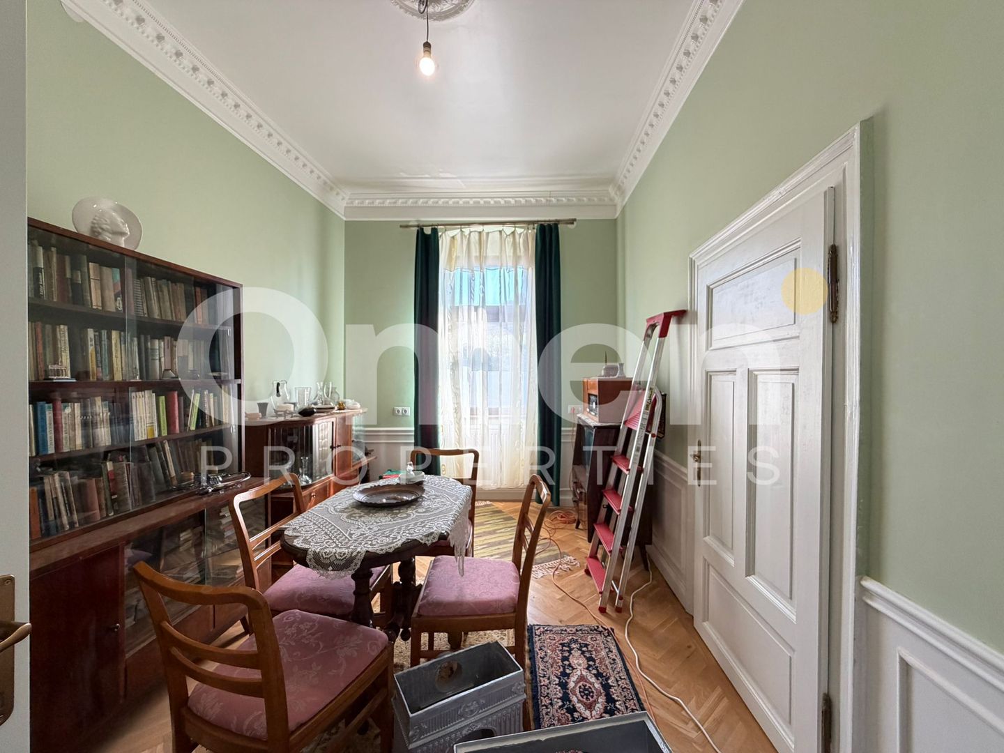 Casa renovata cu curte pentru inchiriere, zona Centrul Vechi - Poză 3