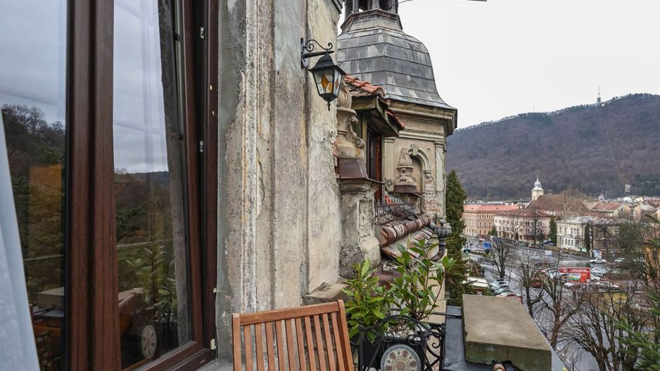 Bijuterie arhitecturală cu dotări smart in centrul Brasovului - Poză 18