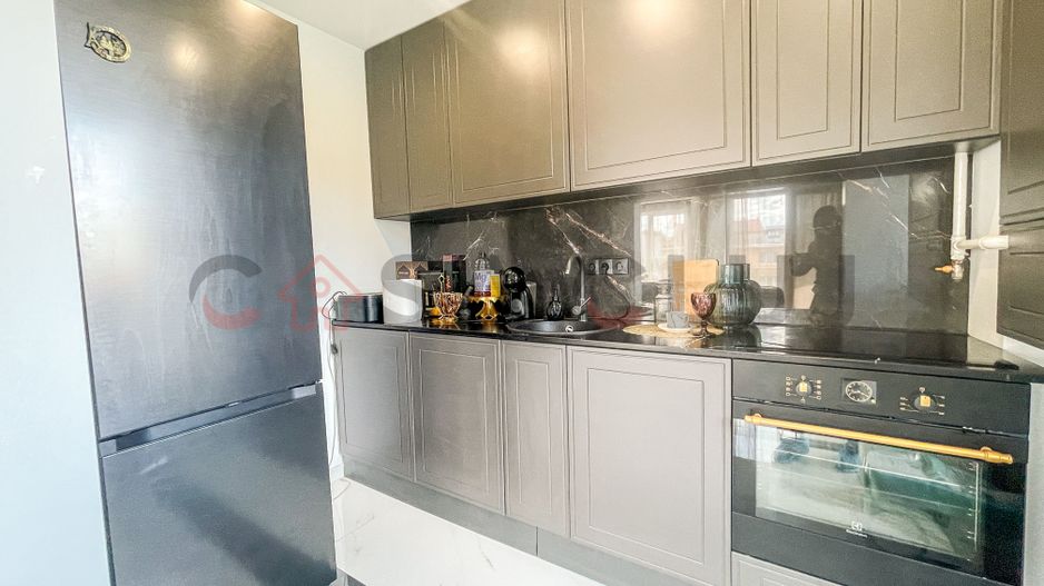 Ultrafinisat, zona semicentrala, cu doua locuri de parcare in subteran - Poză 3