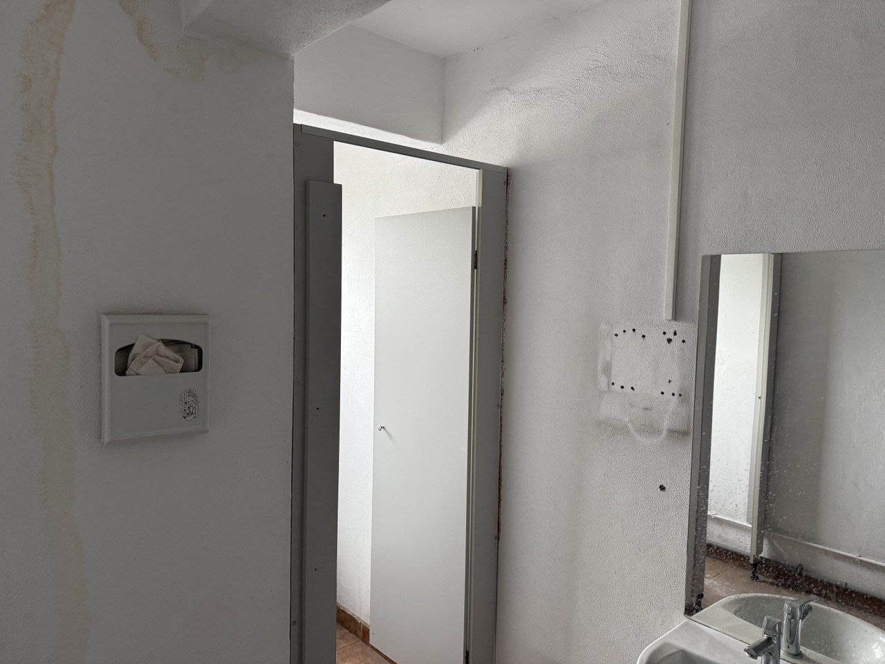 Spatiul comercial de inchiriat - Poză 9