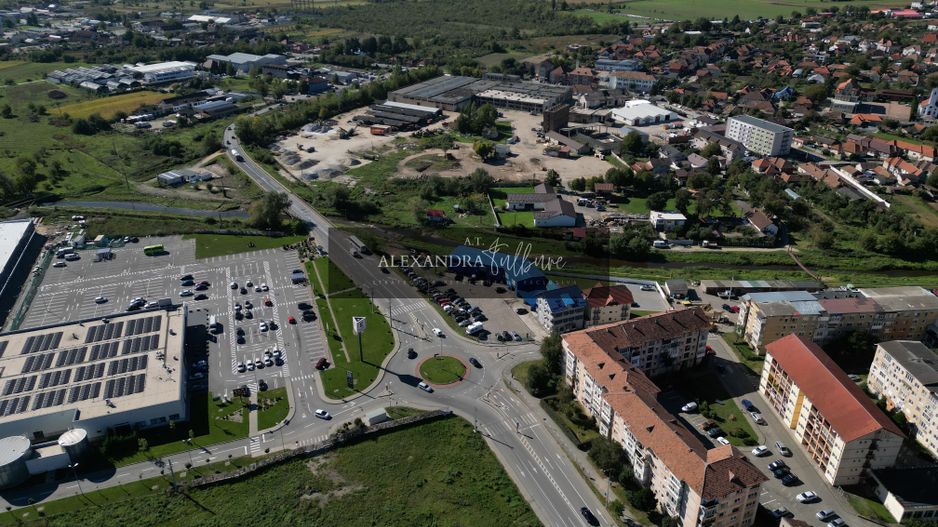 Oportunitate strategică de dezvoltare în Hațeg 3.079 mp - Poză 2