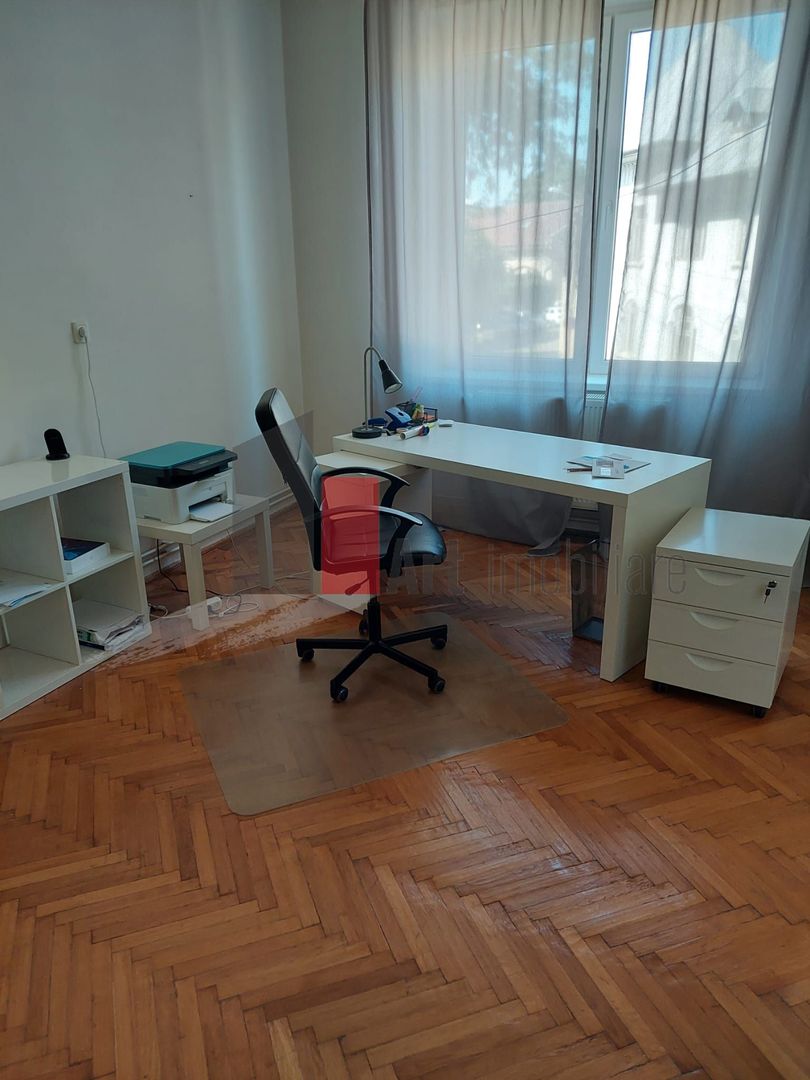 Apartamentul "MONARKI", et. 1 in vila, singur pe etaj, superb - Poză 4