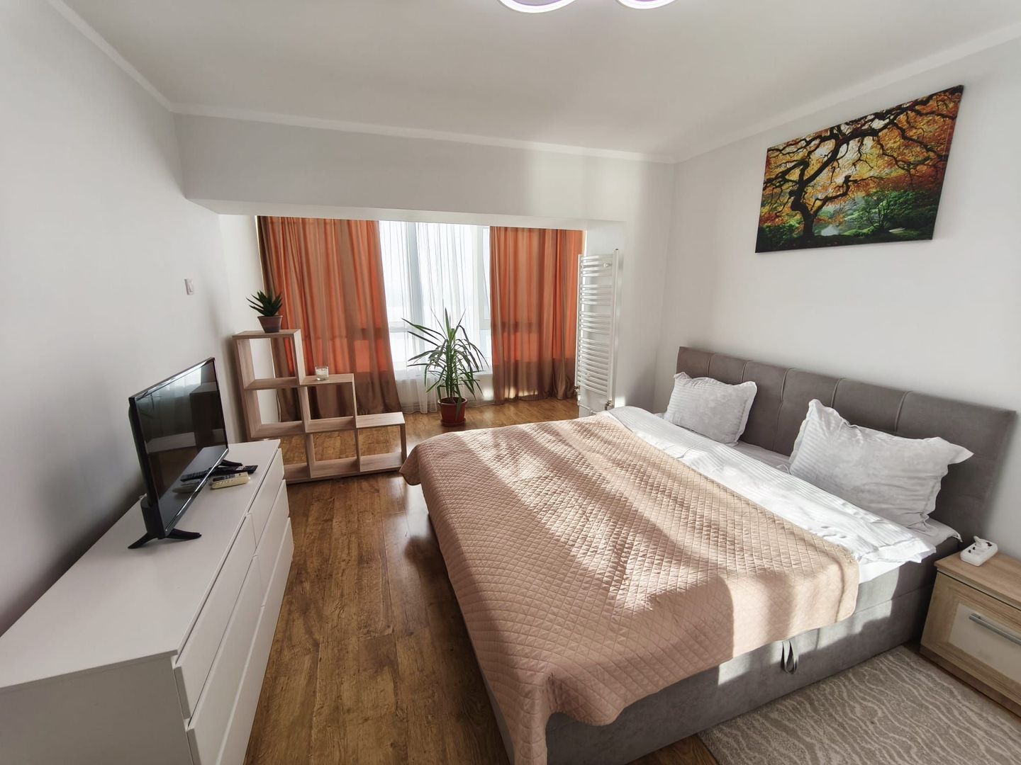 De inchiriat apartament spatios, 3 camere, pe Faleza, 900 euro - Poză 6