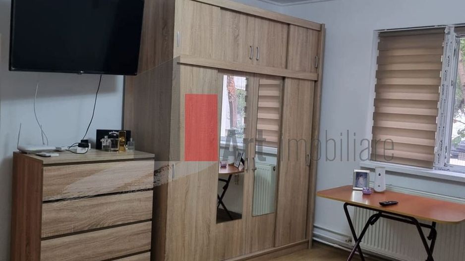 Vanzare 2 camere Piata Resita - Poză 3