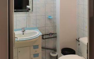 Apartament cu trei camere, zona Racadau 74 mp - parcul Trandafirilor - Poză 13