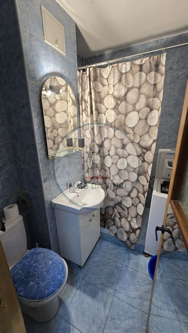 Vând garsonieră cu balcon, mobilat utilat, etaj 1, cu parcare - Poză 8