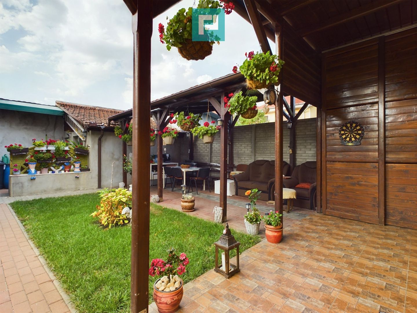 Apartament cu 3 camere la curte comună în Grădiște - Poză 12