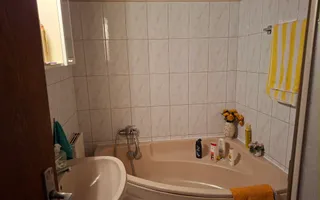 BRASADAS vinde casa P+M 6 cam 227mp teren 11 ari in 14 Mai. - Poză 19