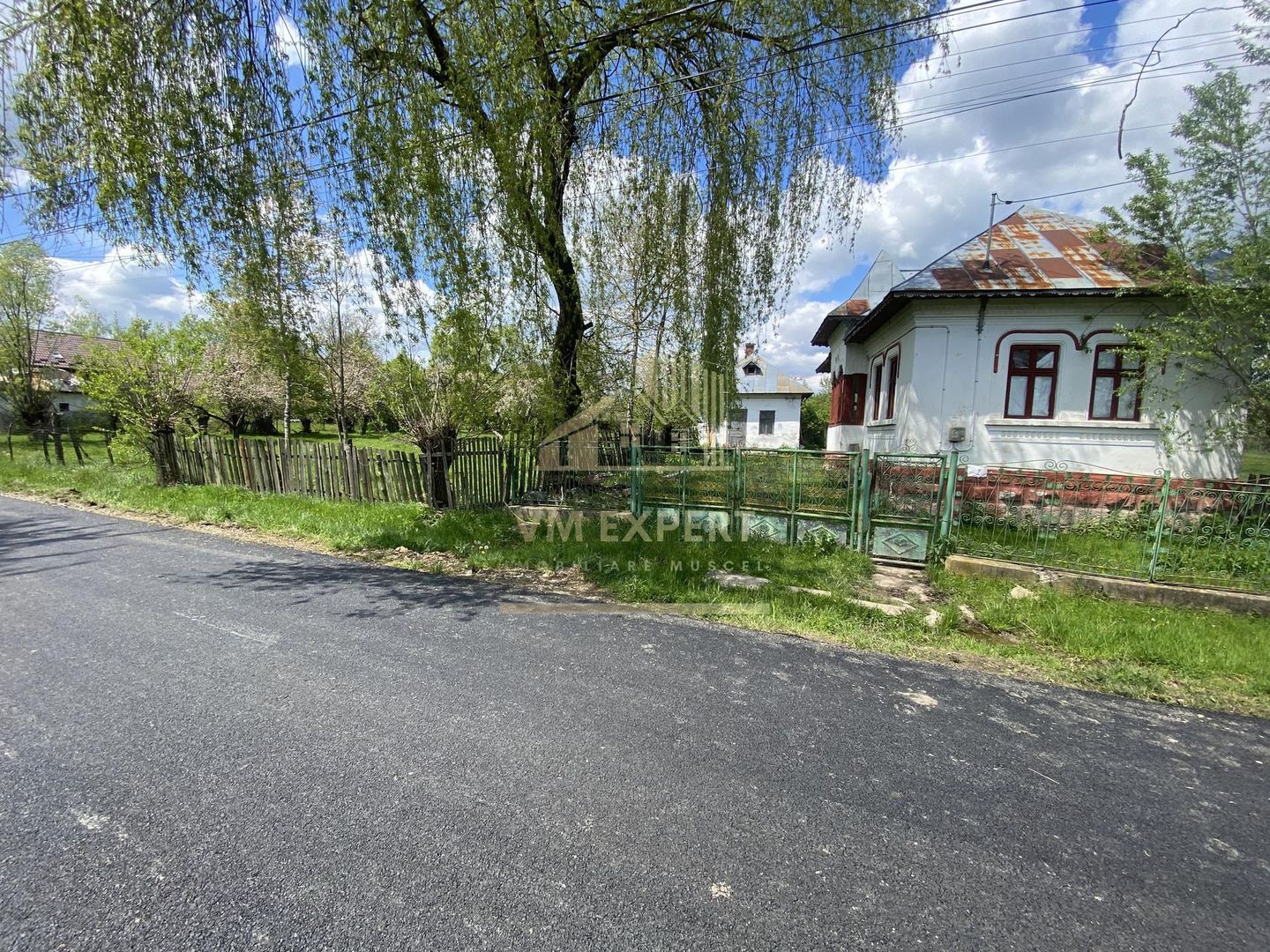 CASA CU TEREN 4000 MP, LA 5 MINUTE DE CENTRU CAMPULUNG - Poză 2