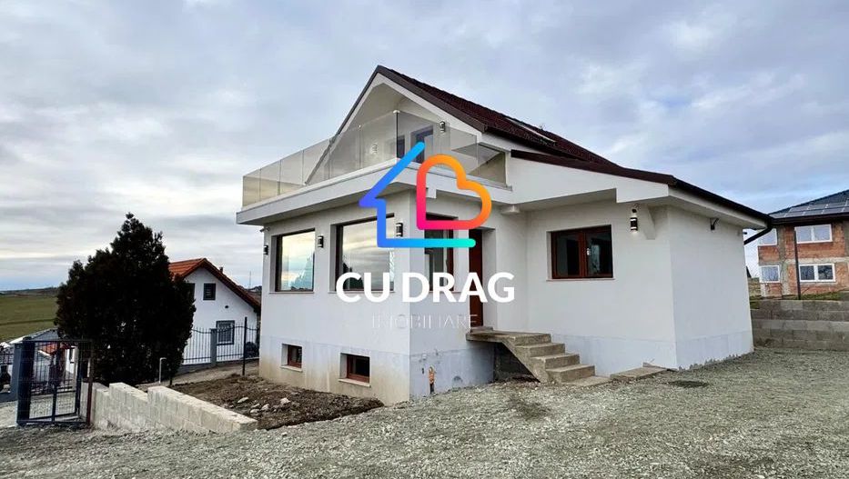 Casă cu priveliste panoramica spre Sibiu  situata in Sura Mare - Poză 1