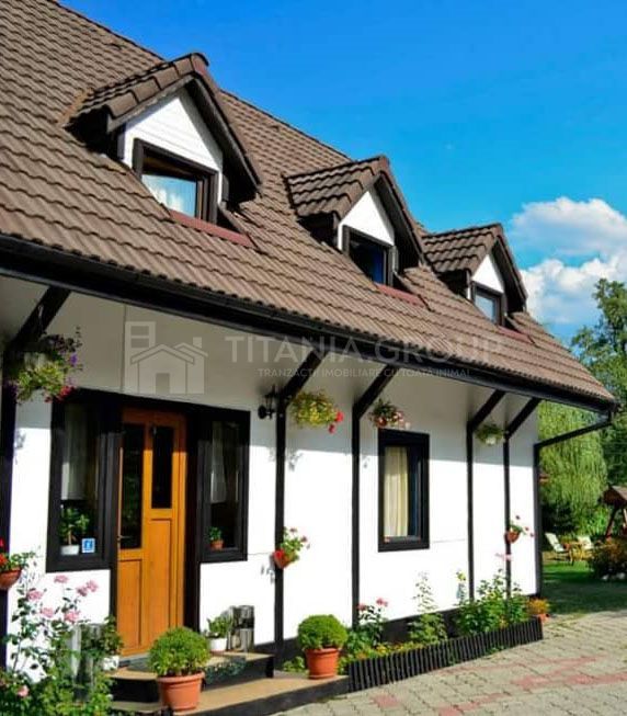 Pensiune, vilă și cafenea în Bran - Business funcțional, teren 2200 mp - Poză 3