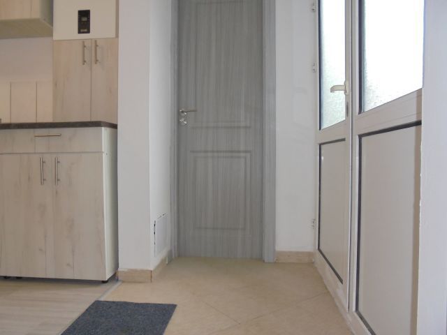 In centrul orasului! Vanzare casa renovata in Targoviste - Poză 7