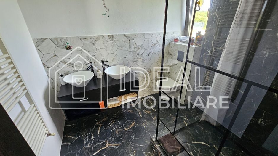 Vila Moderna cu 5 camere, garaj si 921 mp de curte, in Tocile - Poză 14