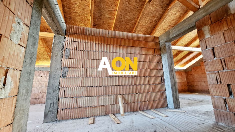 Casa la rosu, 5 camere, garaj, 479 mp teren, com. Ciugud - Poză 9
