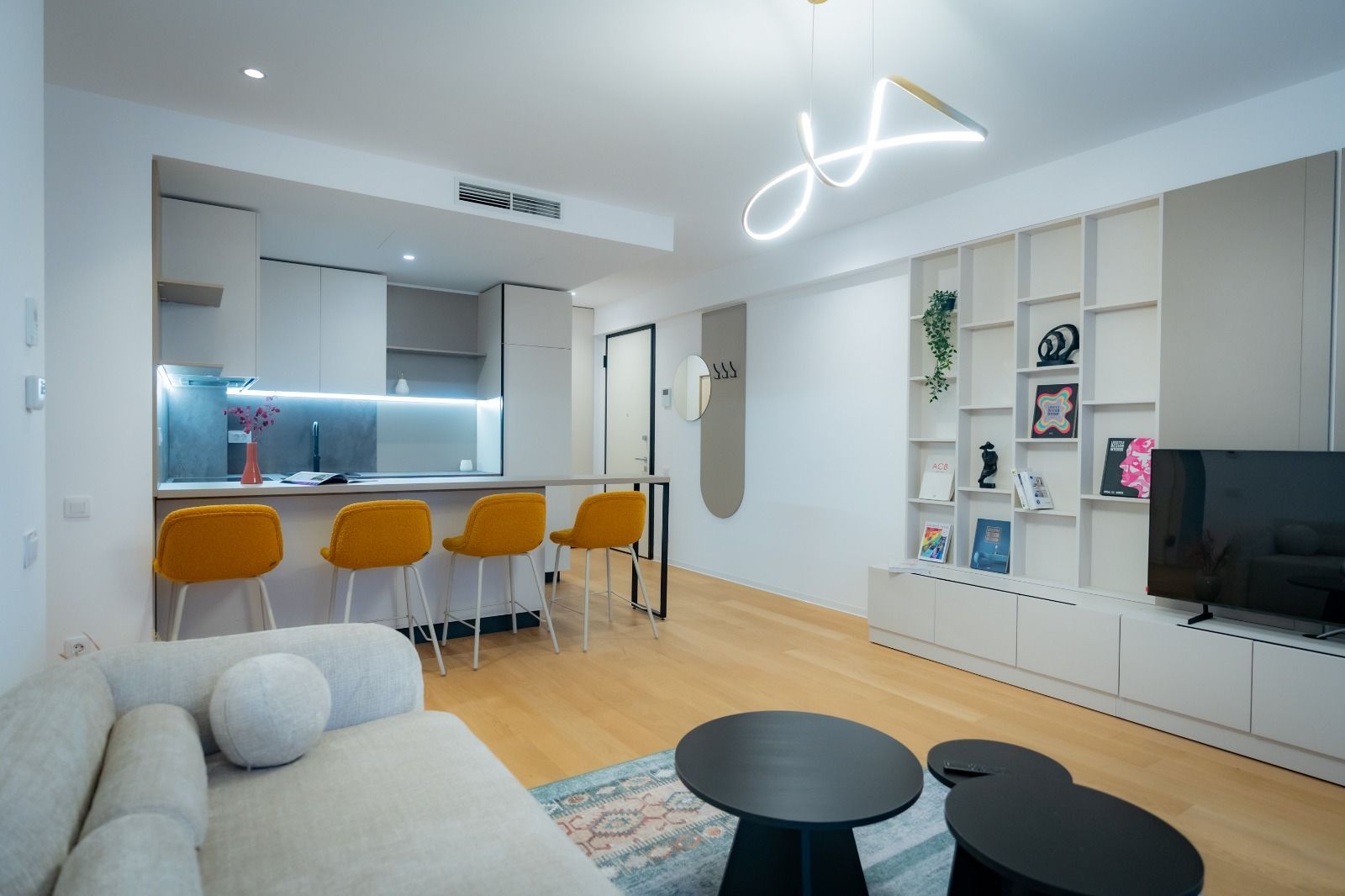 3 camere mobilat si utilat | parcare | One Lake Club Floreasca | Tei - Poză 1