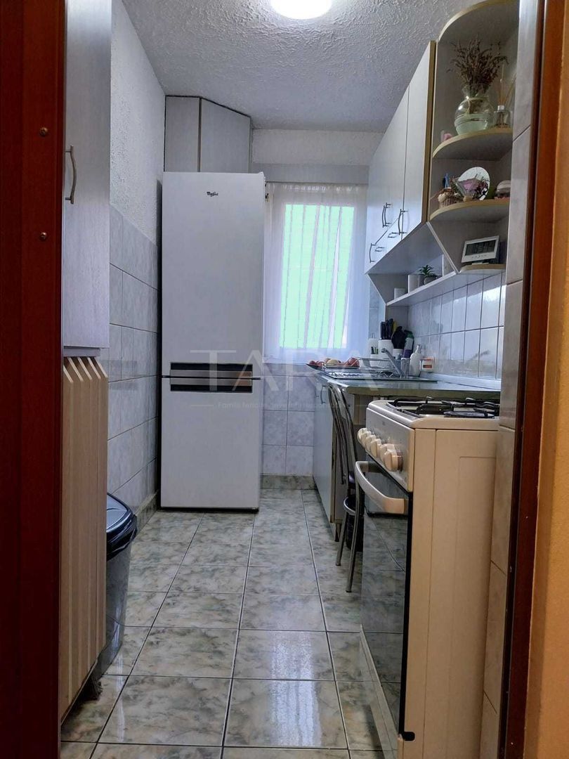 Apartament cu 2 camere, etaj intermediar, lift și balcon, zona Minerva - Poză 6