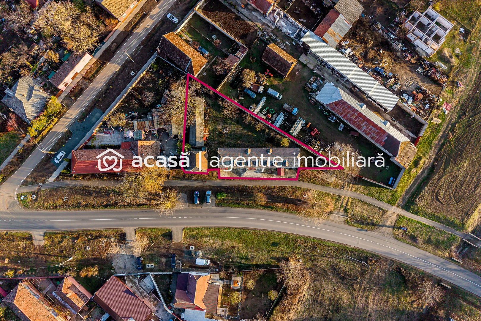 Clădire potrivită pentru proiecte educaționale sau de îngrijire - Poză 2