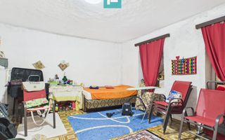 Casă cu 4 camere și teren de 800 mp în Zerind - Poză 13